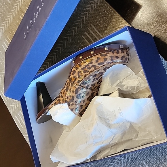 EUC Stuart Weitzman Leopard Studded Heels - Picture 12 of 12
